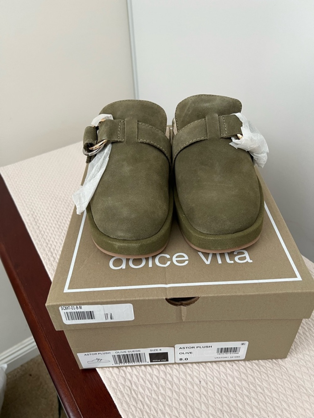 NWT Dolce Vita women Olive Suede Slip-On Suede Mules